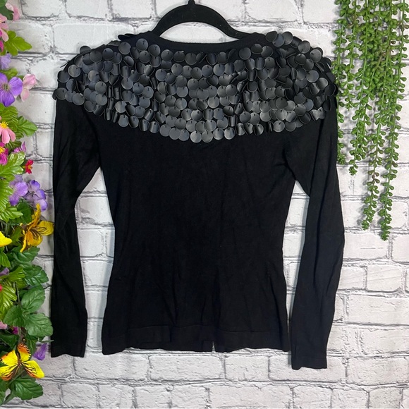 .!🌼3/$30🌼H&M Black Detailed Zip Up Sweater Size 4/Small - Picture 9 of 15
